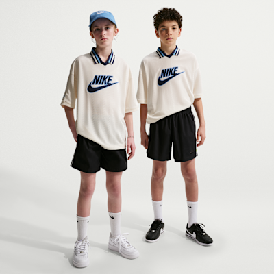 Nike Sportswear Older Kids' Woven Shorts. Nike HR